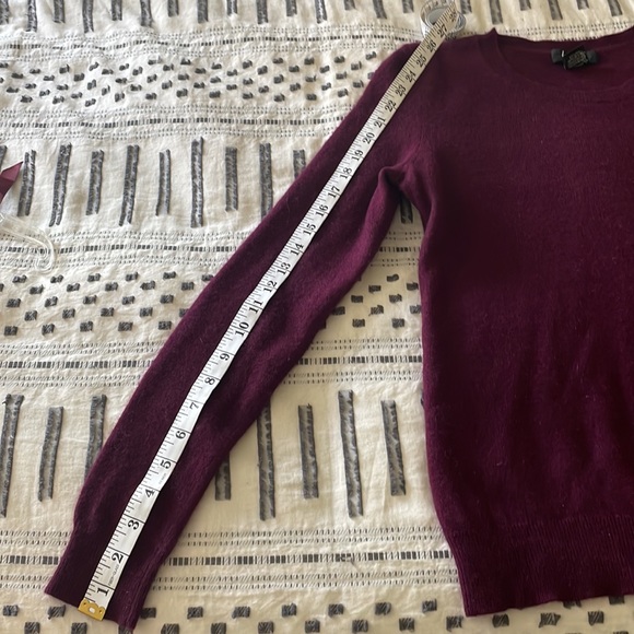 Plum colored 100% cashmere crew neck sweater by Lord & Taylor - Picture 7 of 7